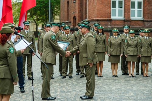 Przekazanie gratulacji Rektorowi - Komendantowi od społeczności WSSG