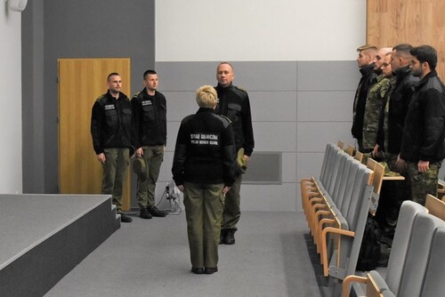 Złożenie meldunku do Prorektora-Zastępcy Komendanta Złożenie meldunku do Prorektora-Zastępcy Komendanta