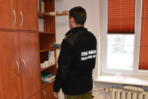 Uczestnik szkolenia podczas zajęć praktycznych Uczestnik szkolenia podczas zajęć praktycznych