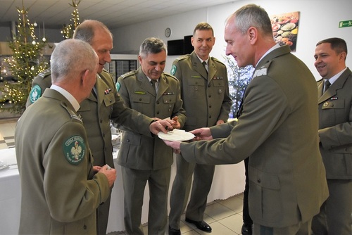 Rektor-Komendant WSSG przemawia do funkcjonariuszy Rektor-Komendant WSSG przemawia do funkcjonariuszy