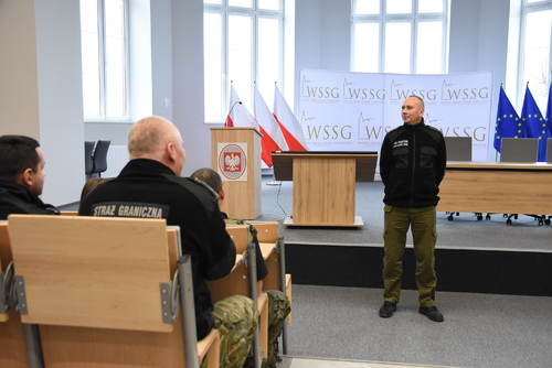 Prorektor – Zastępca Komendanta Wyższej Szkoły Straży Granicznej wita słuchaczy Prorektor – Zastępca Komendanta Wyższej Szkoły Straży Granicznej wita słuchaczy