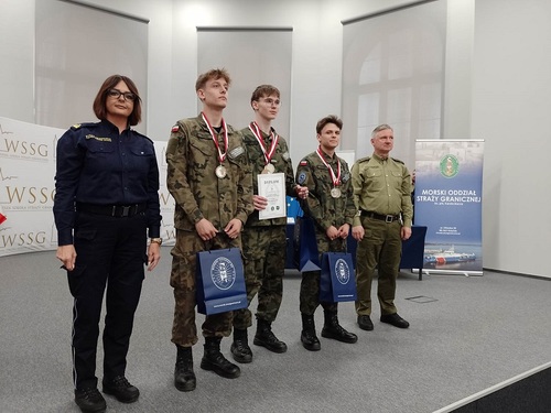 Zwycięska drużyna wraz z przedstawicielami SG Zwycięska drużyna wraz z przedstawicielami SG