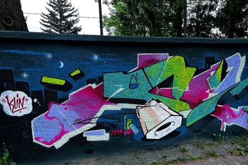 Graffiti na murach WSSG Graffiti na murach WSSG