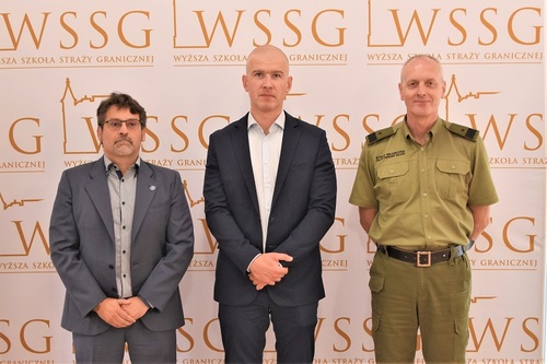 Rektor-Komendant WSSG w towarzystwie przedstawicieli FRONTEX Rektor-Komendant WSSG w towarzystwie przedstawicieli FRONTEXu