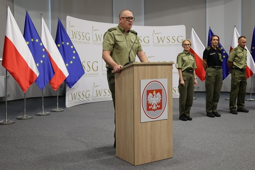 Przewodniczący egzaminu końcowego wita funkcjonariuszy Przewodniczący egzaminu końcowego wita funkcjonariuszy
