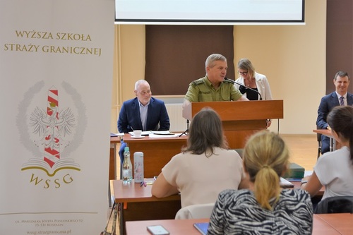 Płk SG Adam Pasieka wita uczestników szkolenia Płk SG Adam Pasieka wita uczestników szkolenia