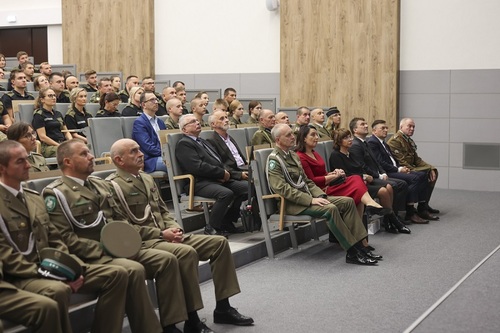 Uczestnicy podczas wykładu poświęconemu Korpusowi Ochrony Pogranicza w auli WSSG