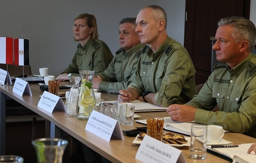 Rektor-Komendant WSS oraz przedstawiciele uczelni podczas spotkania z delegacją z Ministerstwa Obrony Narodowej Egiptu