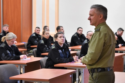 Płk SG Krzysztof Muzyczuk przemawia do słuchaczy WSSG Płk SG Krzysztof Muzyczuk przemawia do słuchaczy WSSG