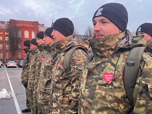 Studenci WSSG na tle Uczelni Studenci WSSG na tle Uczelni