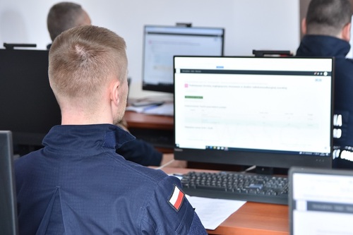 Słuchacz WSSG podczas zajęć teoretycznych Słuchacz WSSG podczas zajęć teoretycznych
